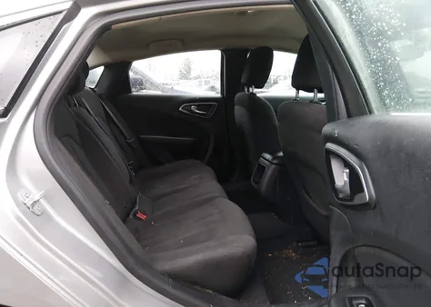 2015 Chrysler 200 Limited z USA, uszkodzony, nr VIN 1C3CCCAB7FN695793